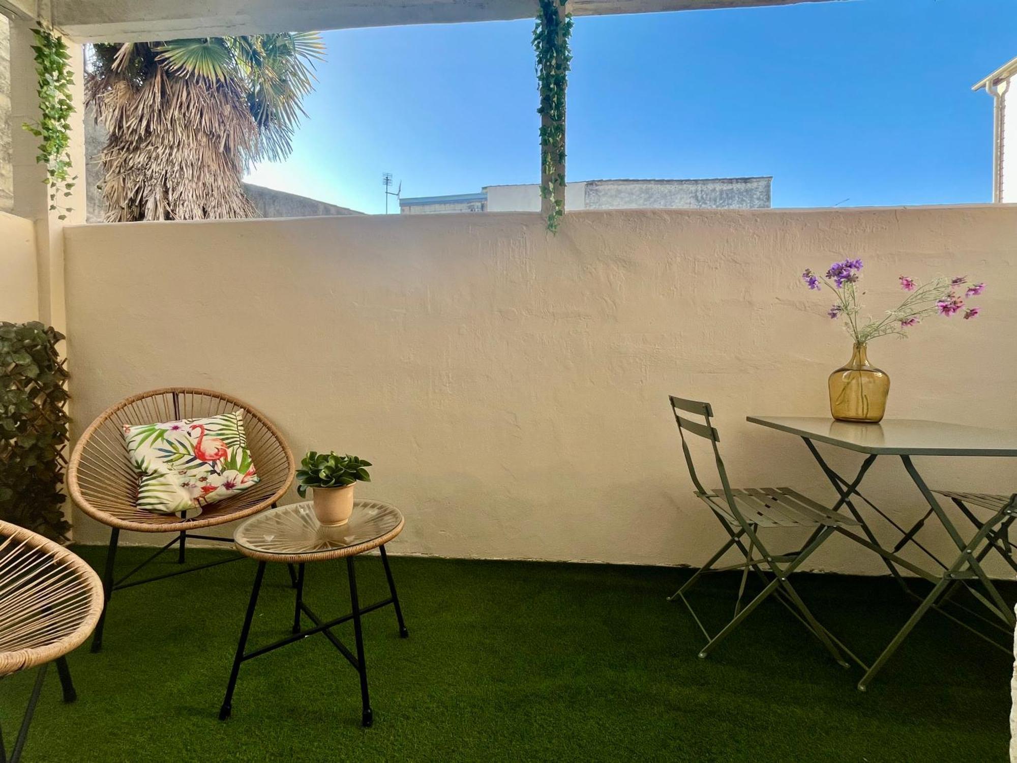 Appartement Escapade Vintage Avec Terrasse En Centre Historique La Rochelle (Charente-Maritime)